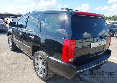 2013 Cadillac Escalade Luxury z USA, uszkodzony, nr VIN 1GYS3BEFXDR276514